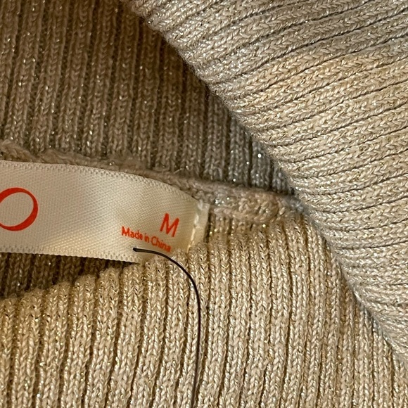 INTEMPO Cold Shoulder, Long Sleeve, Turtleneck Champagne Sweater. Medium New - Picture 3 of 13
